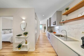 Fridge, microwave, oven, stovetop - Sea Lovers House by Meditrust (Portimão)