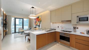 Deluxe appartement, 2 slaapkamers, balkon, uitzicht op stad | Privékeuken