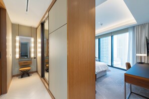 Elite Apartment, 2 Bedrooms, Balcony, City View | In-room safe, desk, laptop workspace, blackout drapes - Address Opera - Mint Stay (Dubai)