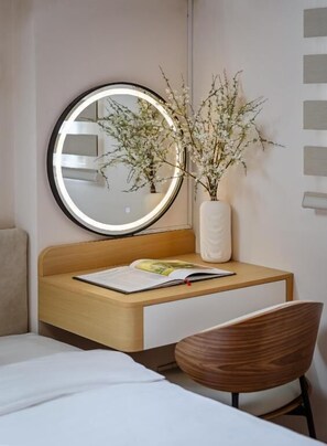 Habitación familiar doble | Escritorio, tabla de planchar con plancha, wifi gratis