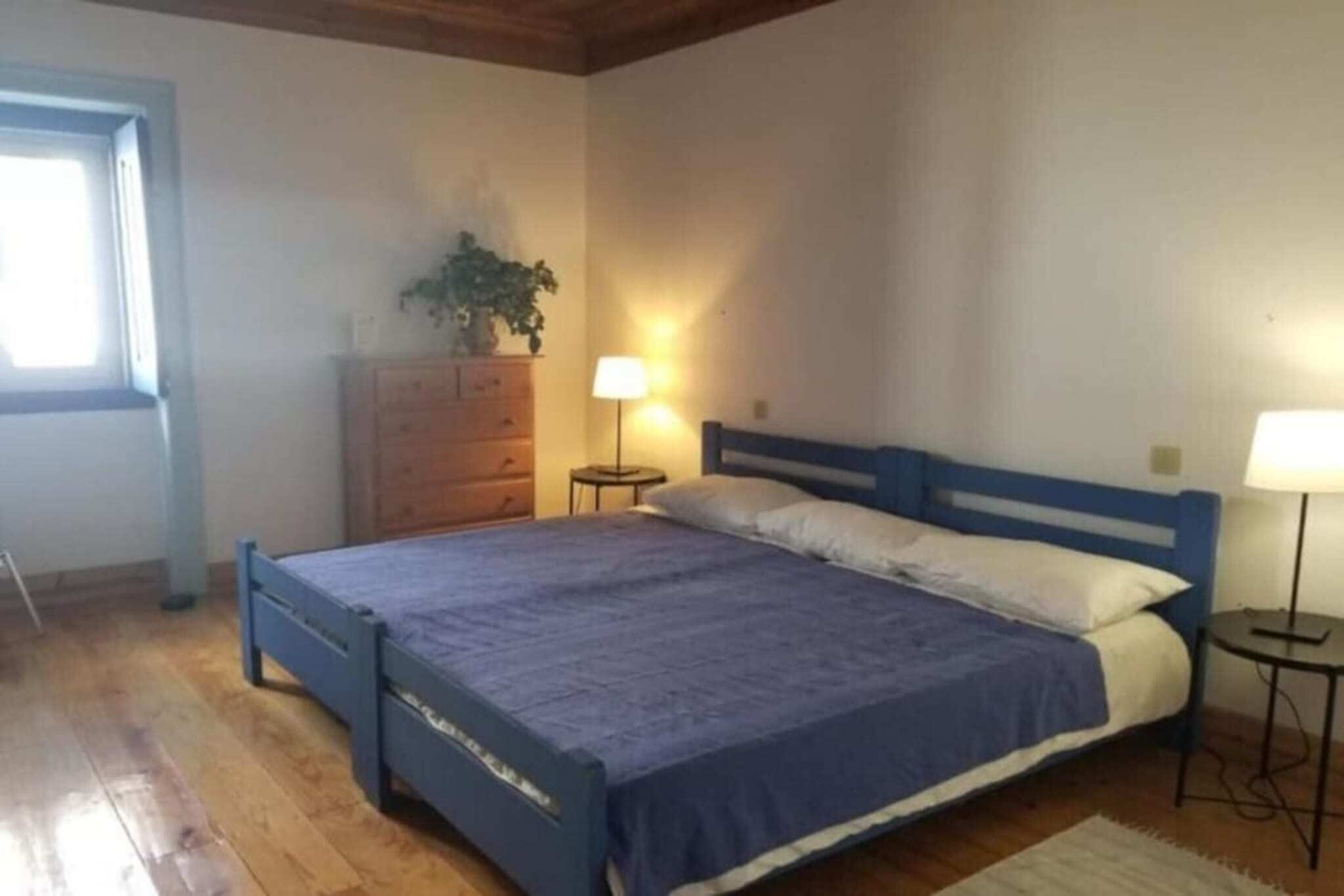 2 bedrooms, iron/ironing board, bed sheets