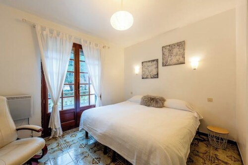  Family Hacienda with 3000 m² Garden – Sun, Space & Sea Nearby