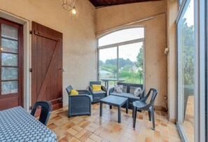 Interior -  Family Hacienda with 3000 m² Garden – Sun, Space & Sea Nearby (Vinassan)