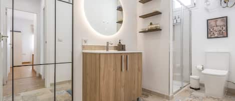 Douche, serviettes fournies