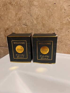 Bathroom amenities