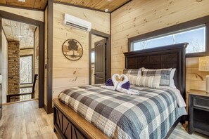 Room - Header: Whiskey Splash | Indoor Pool · Hot Tub · 75-Ft Waterfall · Sleeps 10 (Sevierville)