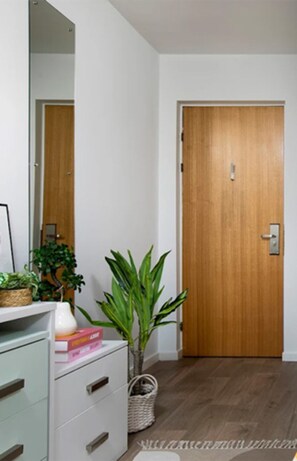 Classic Single Room - Student Only Ensuite at Station court (London)