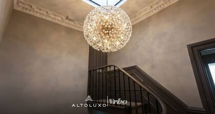 Premium 2BD|Stylish Home|Couples|Profess|Small Groups|Parking