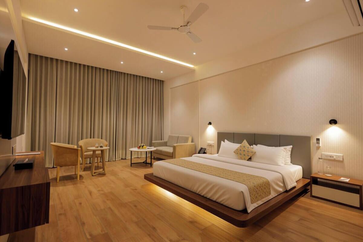 Deluxe Double Room, City View | In-room safe, blackout drapes, iron/ironing board (on request)