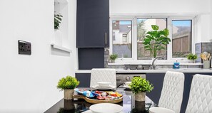 Dining - Caerleon|Newport Nest|Work|Family|Business|Friends (Newport)