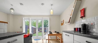 Meadows|5 Bed|Cosy|Comfy|Contractor|Family|Profess