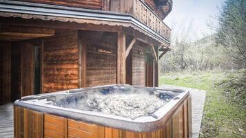 Chalet | Bathtub spa outdoor