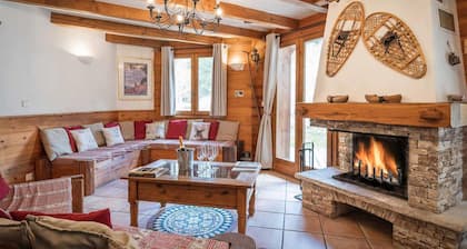 Chalet in La Tania Near Ski Slopes