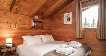 Chalet in La Tania Near Ski Slopes