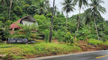 Cottage, Balcony, Mountain View | Property grounds