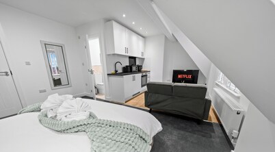 Burnham-on-sea | Warm, Bright Ensuite Room | Ideal for Couple | Contractors Stay