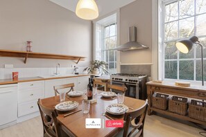 Fridge, microwave, oven, stovetop - LAST MIN DISCOUNT|Central Gem|Parking|Families (Hotwells)