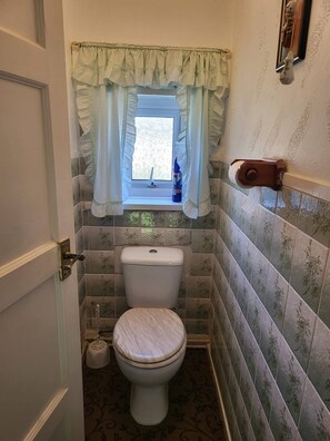 Bathroom - Room-teeside Port in Middlesbrough (Middlesbrough)