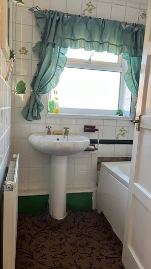 Shared Dormitory, 1 Bedroom | Bathroom - Room-teeside Port in Middlesbrough (Middlesbrough)