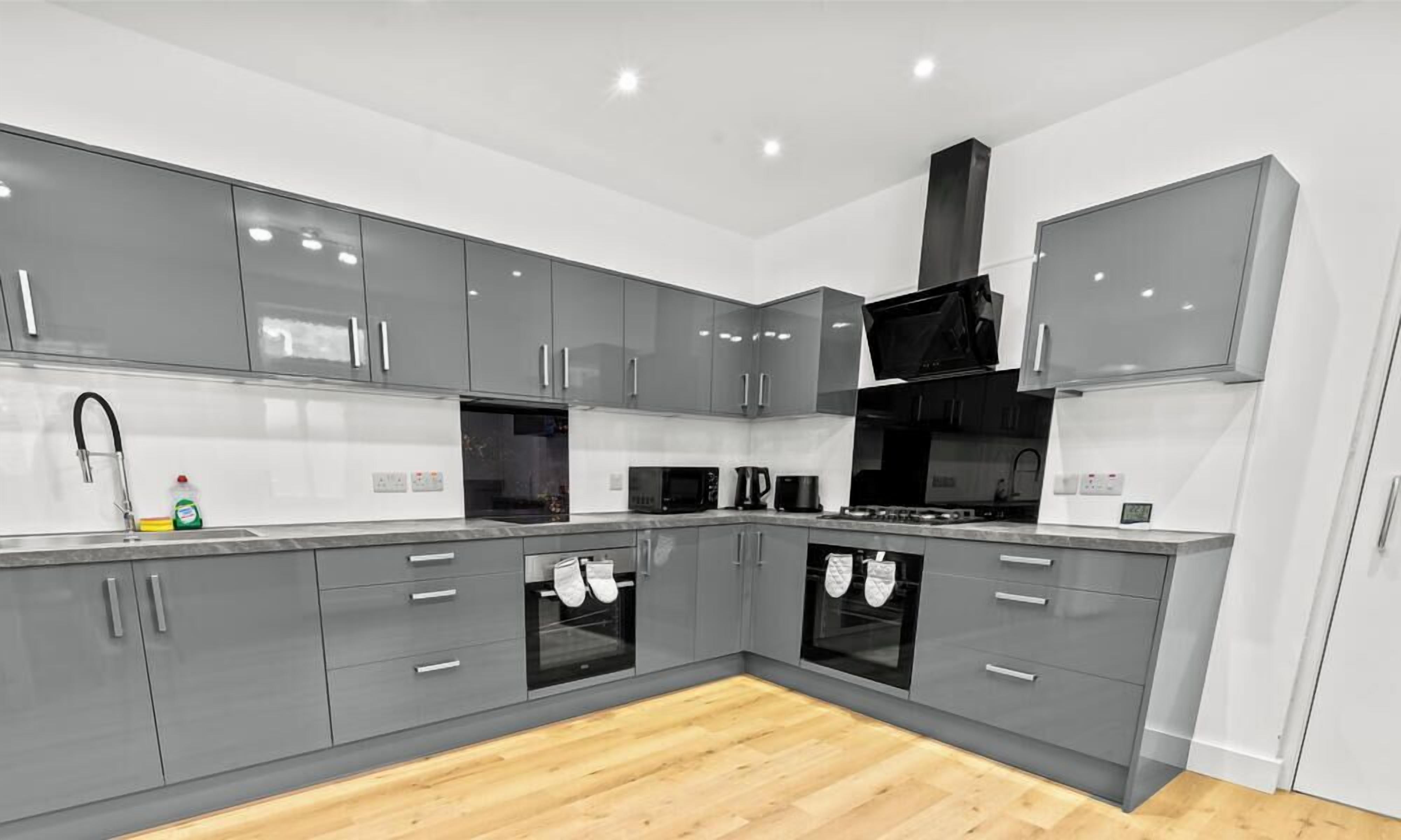 Microwave, oven, stovetop, coffee/tea maker