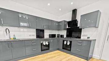Microwave, oven, stovetop, coffee/tea maker