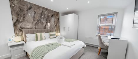 1 chambre, bureau, accĂšs au Wi-Fi (inclus), literie fournie