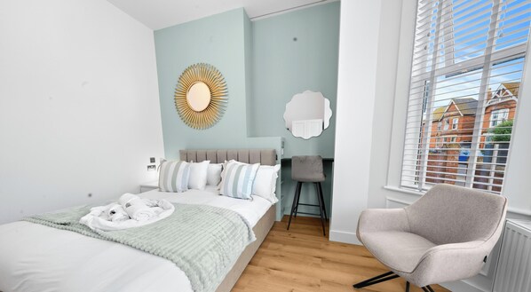 1 chambre, bureau, Wi-Fi gratuit, draps fournis