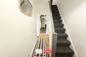 Interior - BauHaus|4 Bed|Families|Contractors|Central|Parking (Eastville)