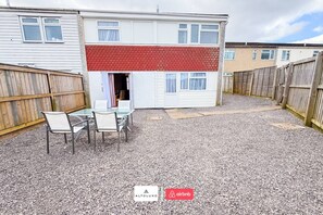 Outdoor dining - Last Min Discount|3 Bed Gem|Contractors|Groups (Little Stoke)