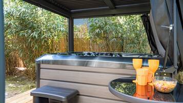 Outdoor spabad