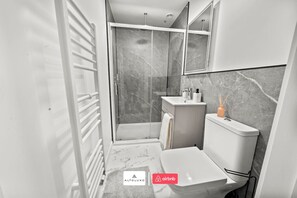 Bathroom - Burnham-on-sea | Luxury | Couples | Contractors (Somerset)