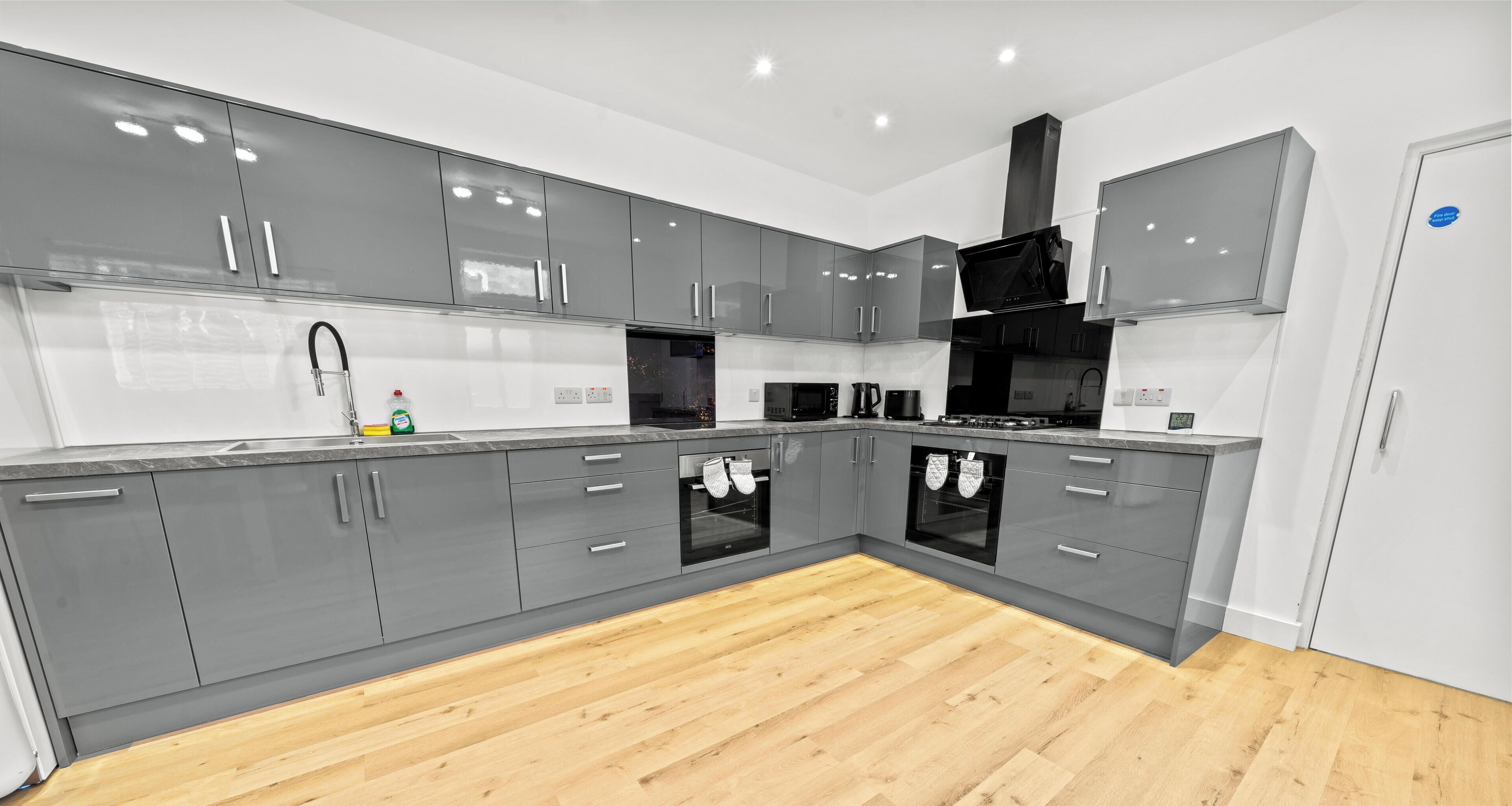 Microwave, oven, stovetop, coffee/tea maker