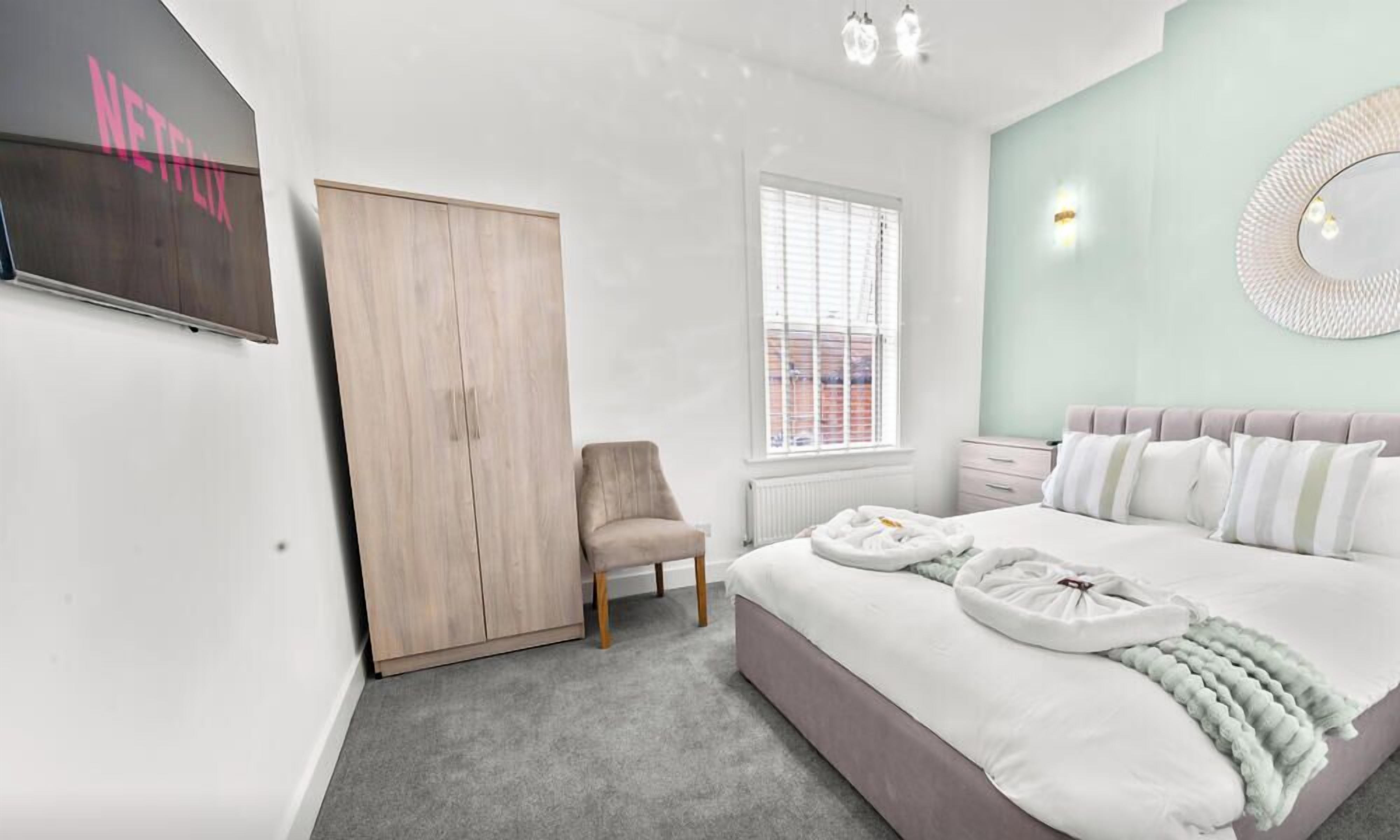 1 bedroom, desk, free WiFi, bed sheets