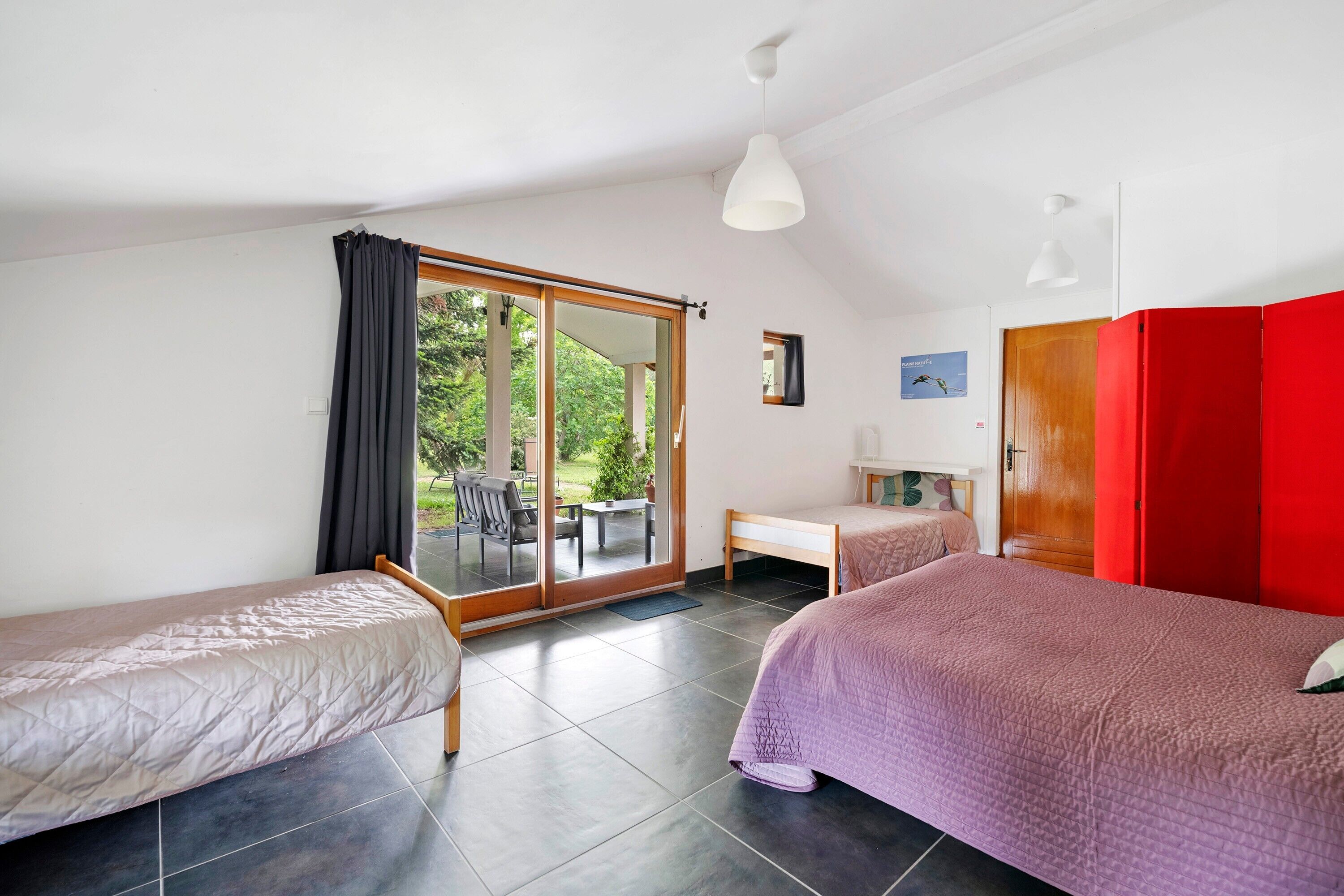 Iron/ironing board, WiFi, bed sheets, wheelchair access