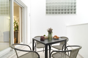 Outdoor dining - Apartamento Don José BD (Malaga)