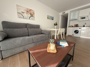 TV - Apartamento Don José 1Izq (Malaga)