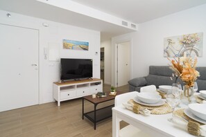 TV - Apartamento Don José 2D (Malaga)