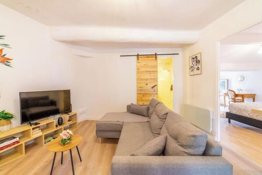 La Belle Vie - Elegant Retreat In Narbonnes Historic Heart - Narbona