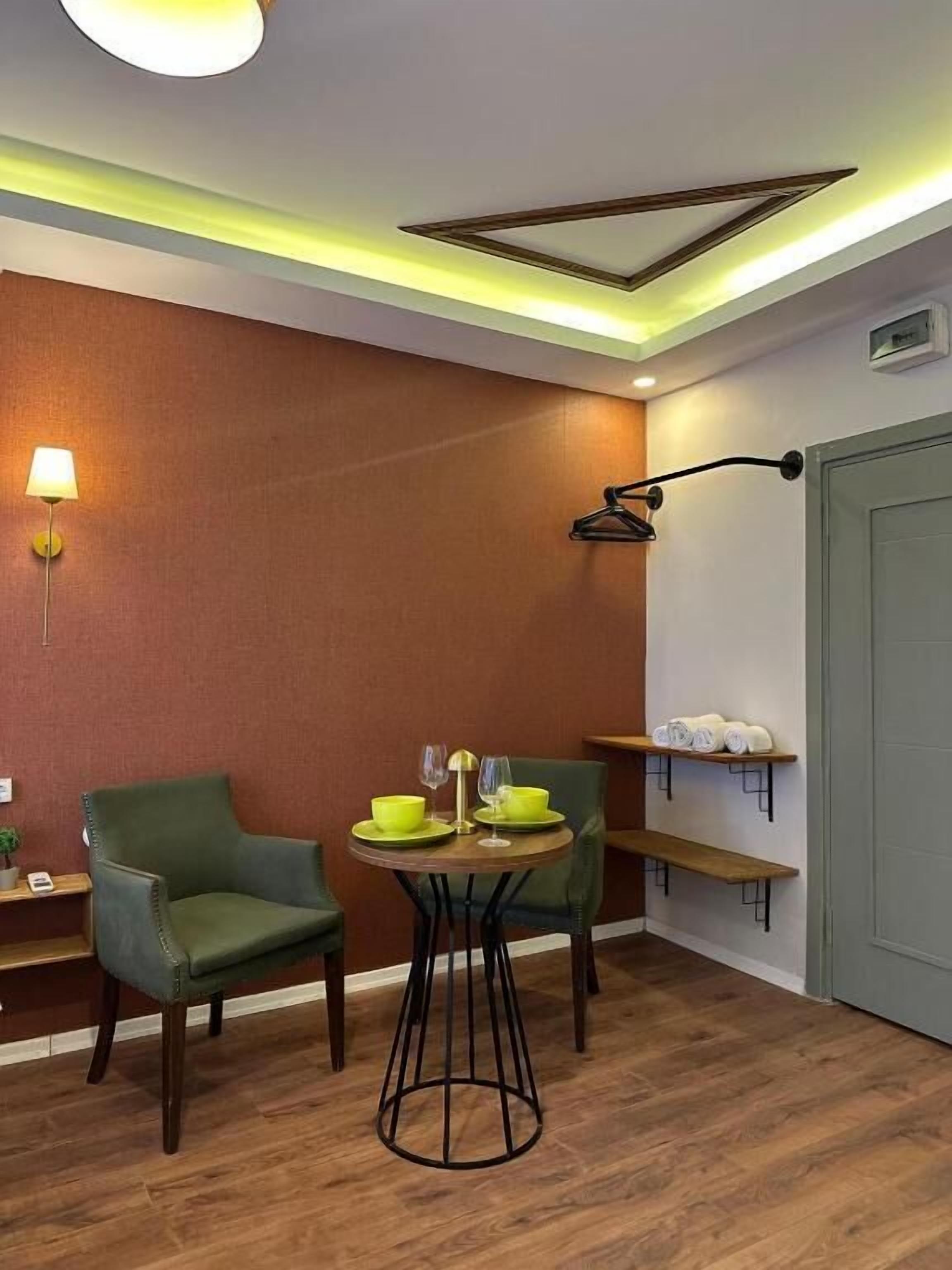 Superior Apartment, Kitchenette | Interior