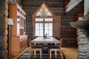 Dining - Alpine Grand Villa by Aavalevi (Levi)