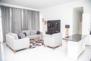 Apartment | Living area - Longhorn Executive Apartment (Lusaka)