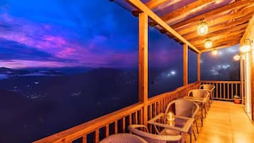 Basic-Doppelzimmer | Speisen im Freien