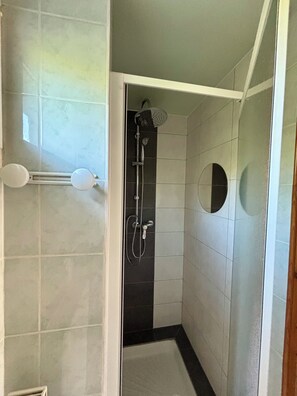 Bathroom - Vrbo Property (Marignac)