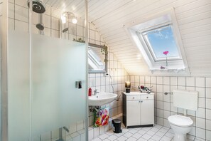 Douche, serviettes fournies