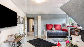 2 bedrooms, WiFi, bed sheets