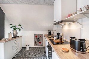 Refrigerador, horno, parrilla de estufa y lavavajillas 
