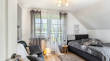 2 bedrooms, WiFi, bed sheets