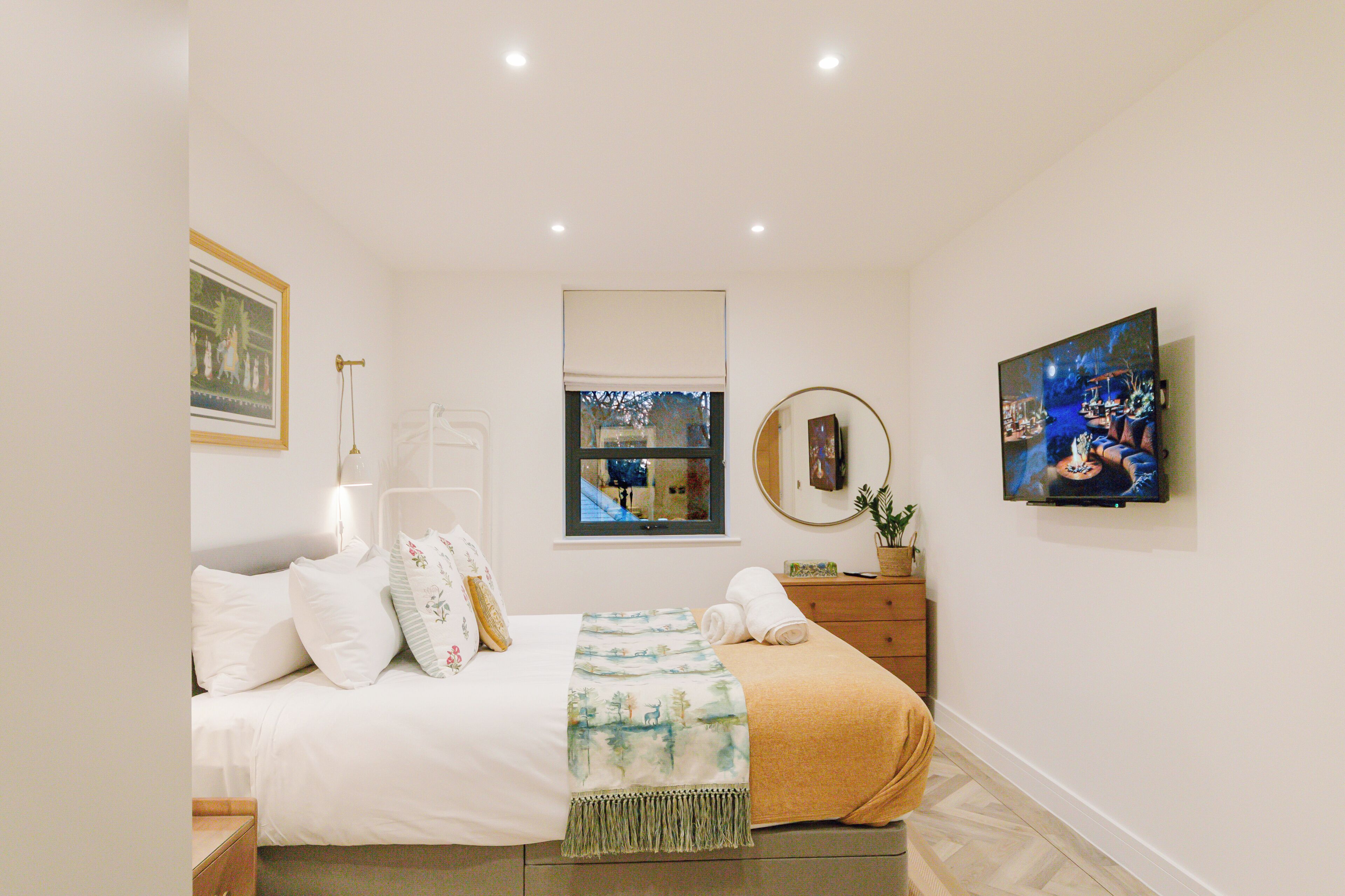 Desk, iron/ironing board, free WiFi, bed sheets