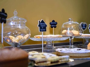 Food and drink - Maidalchini Room at La Locanda Cisterecense (San Martino al Cimino)