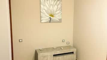 Apartment, 2 Bedrooms, Balcony | Interior